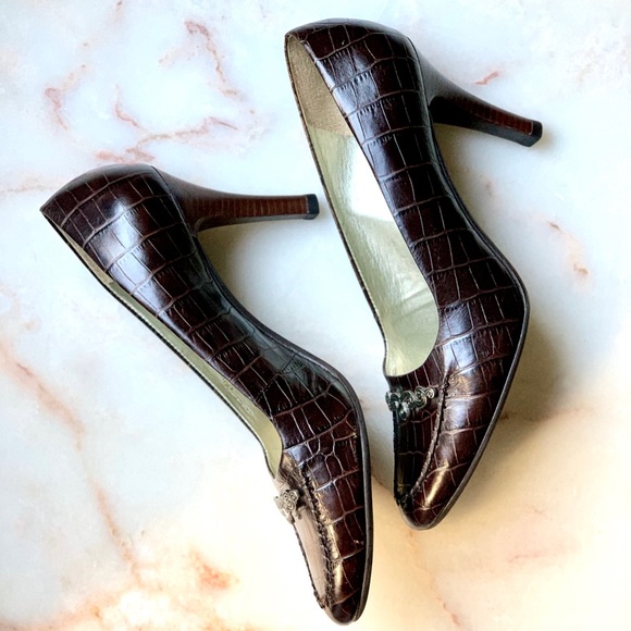 Brown Heels - Picture 2 of 8